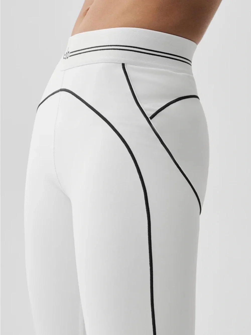 ALO Yoga • Airbrush High-Waist Heart Throb Legging